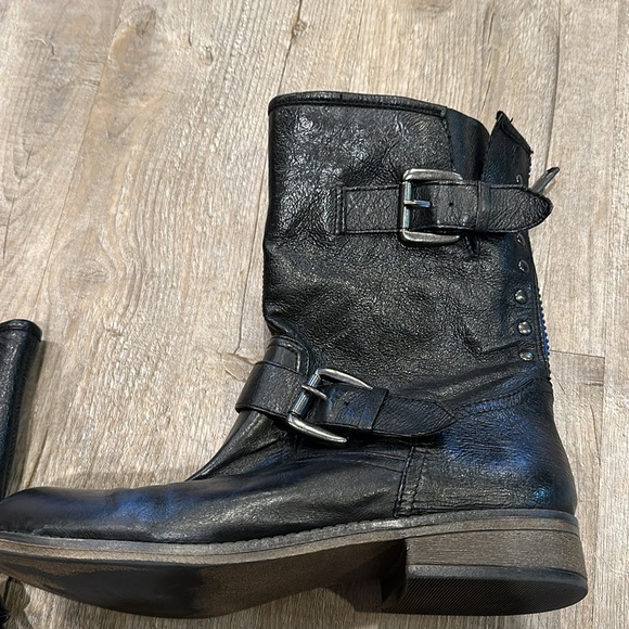 Women’s Steve Madden bike boot size 7.5. Cute buckles and embellishment. - Picture 5 of 5